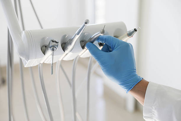 Professional Emergency Dentist technician working in Erlanger, KY